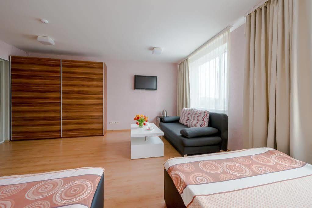Sporthotel Лиепая Экстерьер фото
